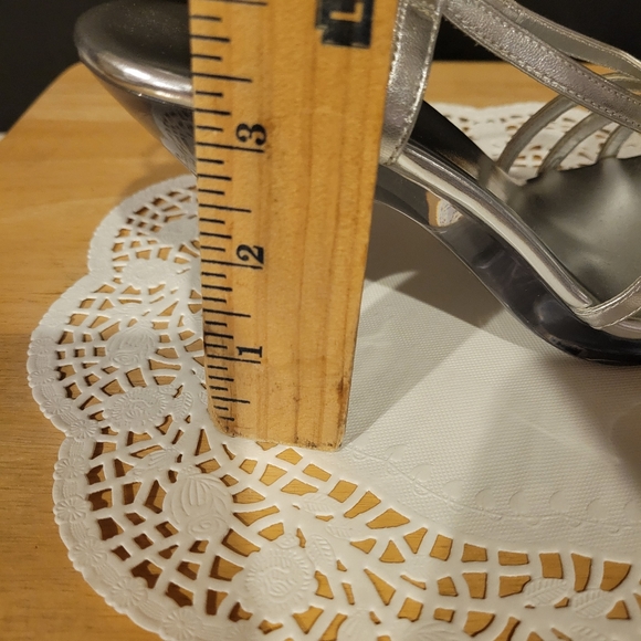 NIB Jacqueline Ferrar Shoes Woman's 7.5M Silver High Heels Party Shoes - Picture 3 of 12